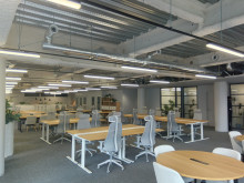 貸室奥側から見た室内