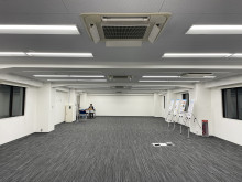 貸室奥側から見た室内