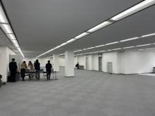 貸室奥側から見た室内