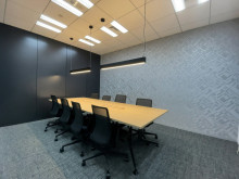 会議室(8席)
