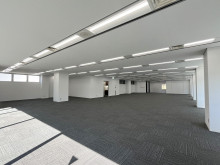 奥側から見た室内