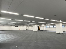 奥側から見た室内