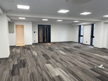 貸室奥側から見た室内