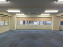 貸室奥側から見た室内