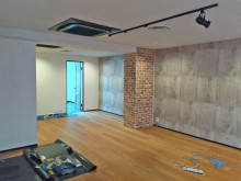 貸室奥側から見た室内