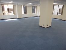 採光十分な窓側