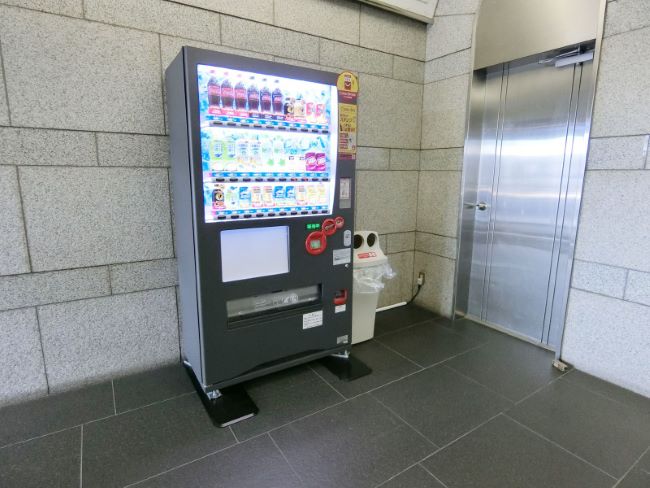 エントランス内の自動販売機