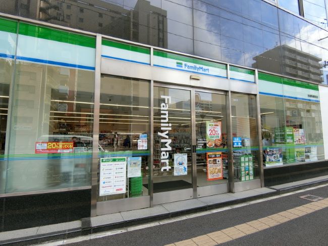 1階のファミリーマート 宮城野通駅前店