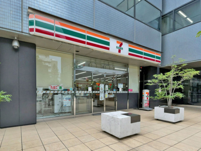 1階のセブンイレブン 横浜STビル店