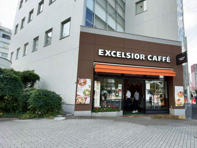 1階のエクセルシオールカフェ田町東口店