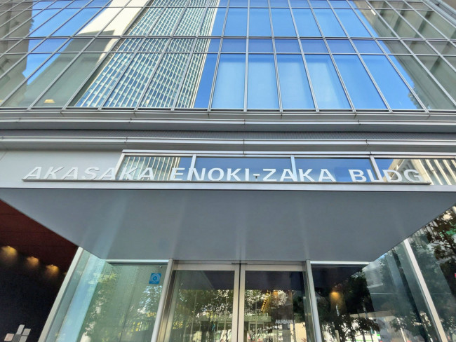 ネームプレート：AKASAKA ENOKI-ZAKA BUILDING
