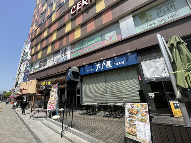 低層階には飲食店が複数入居