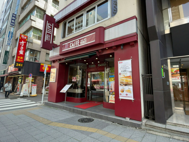 1階のカフェ・ベローチェ 浅草橋店