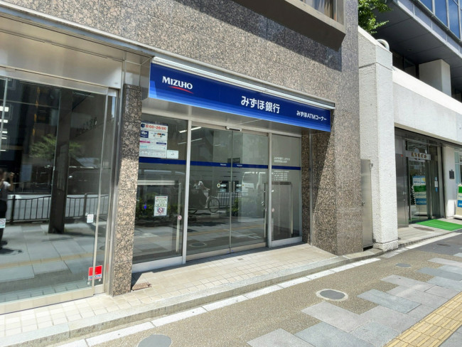 1階のみずほ銀行上野市店 稲荷町駅前出張所