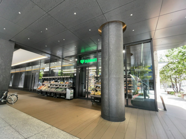 1階のサミットストア 神田スクエア店