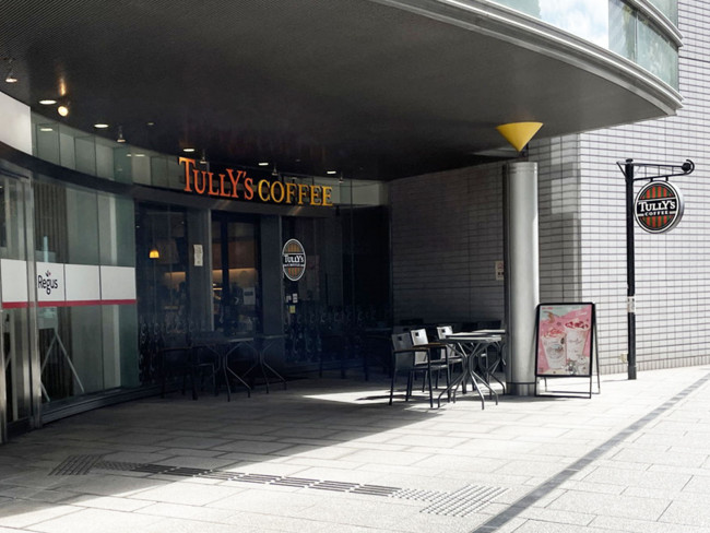 1階のタリーズコーヒー 梅田スクエアビルディング店