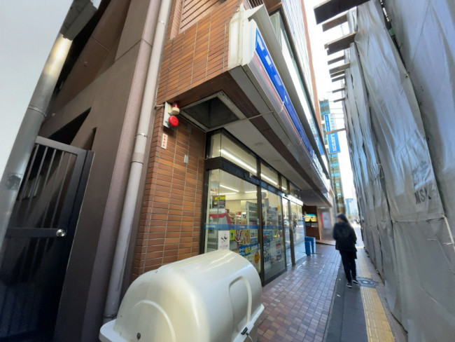 1階のローソン Ｈ赤坂四丁目店