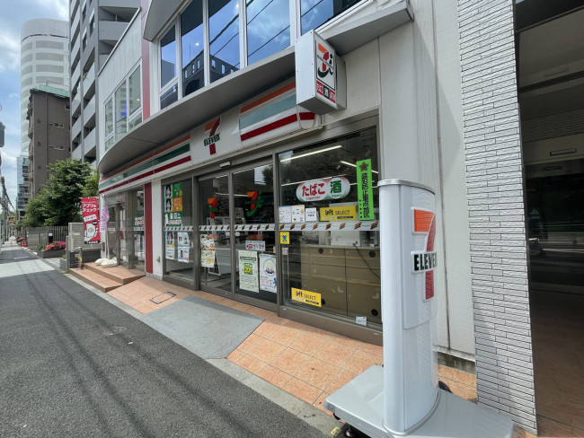 1階のセブンイレブン西麻布3丁目店