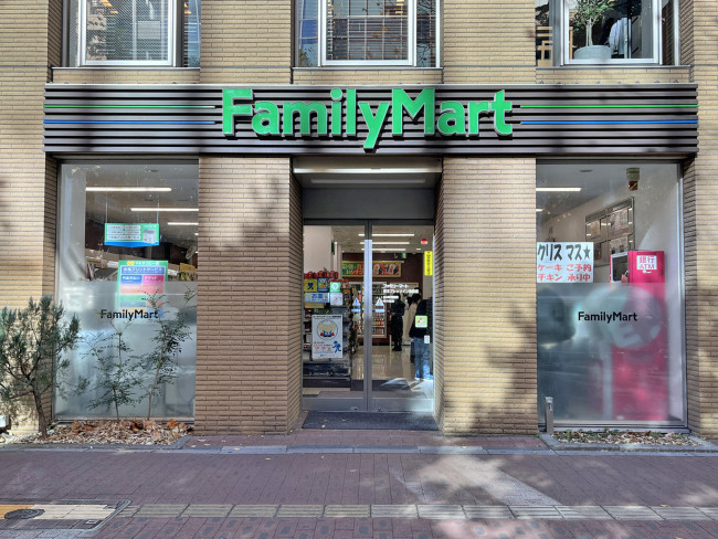 1階のファミリーマート京王プレッソイン池袋店