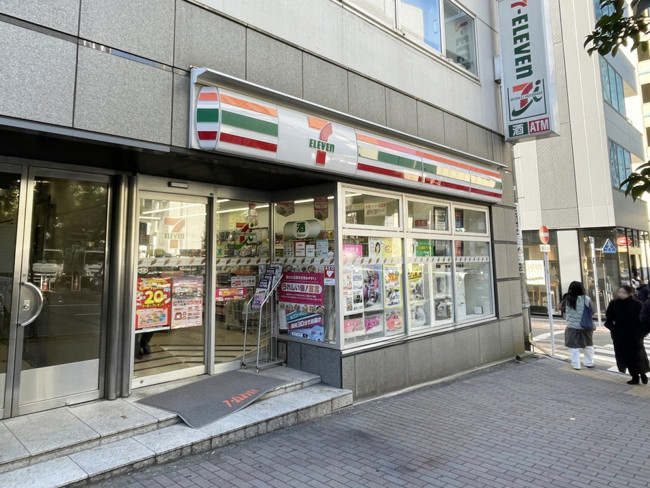 1階のセブンイレブン 渋谷3丁目六本木通り店