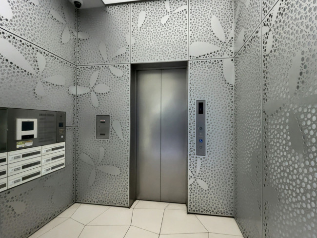 エレベーター(1基)