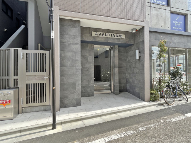 オフィスビル出入口