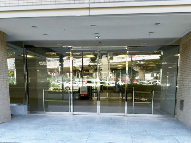 オフィスビル出入口