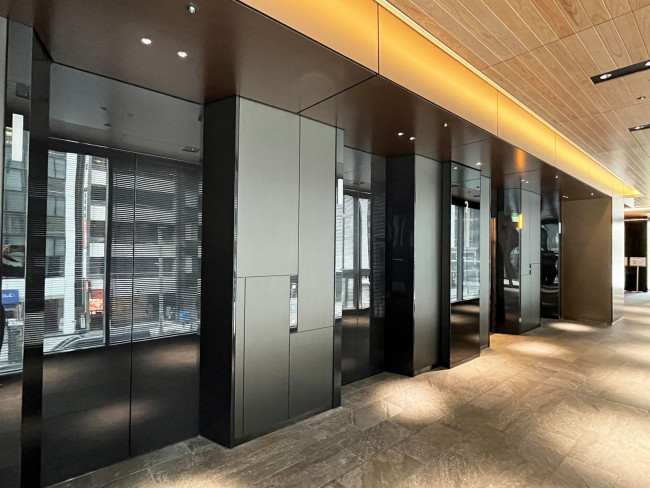 エレベーター(4基)