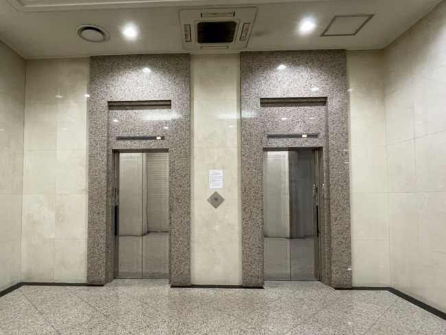 エレベーター(2基)