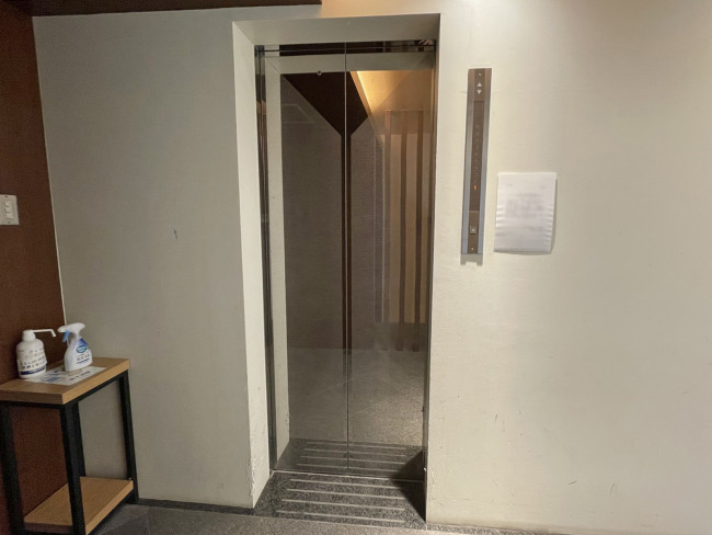 エレベーター(1基)