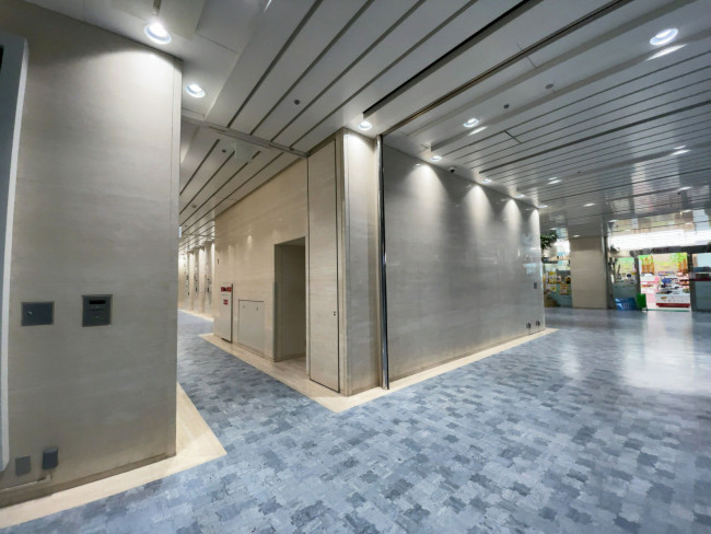 オフィスエントランス