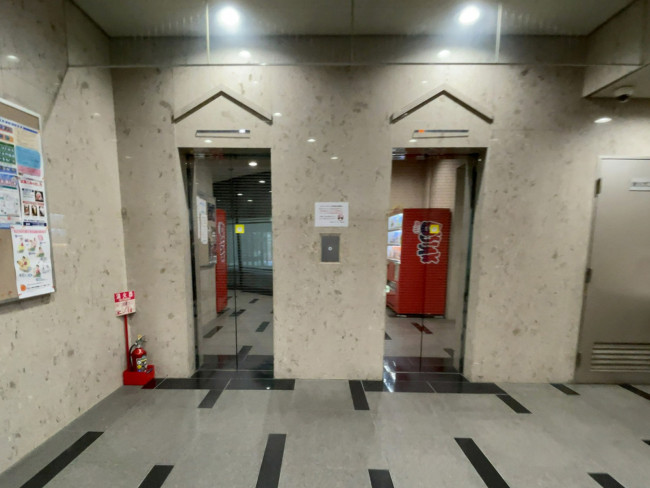 エレベーター(2基)