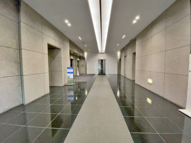 エントランスホール