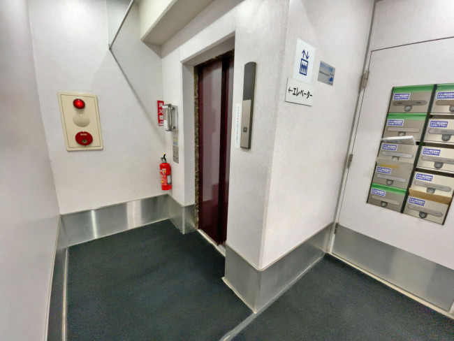 エレベーター(1基)