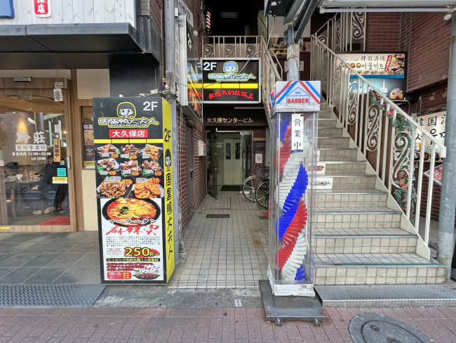 オフィスビル出入口