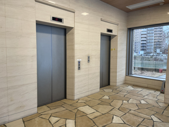 エレベーター(乗用2基)