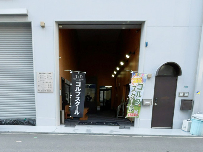 オフィスビル出入口