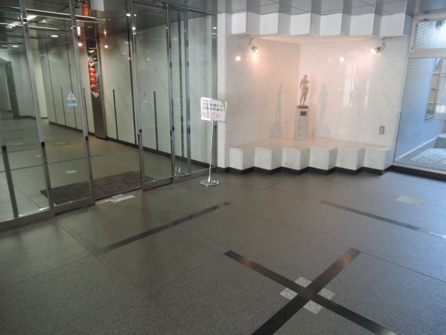 エントランスホール