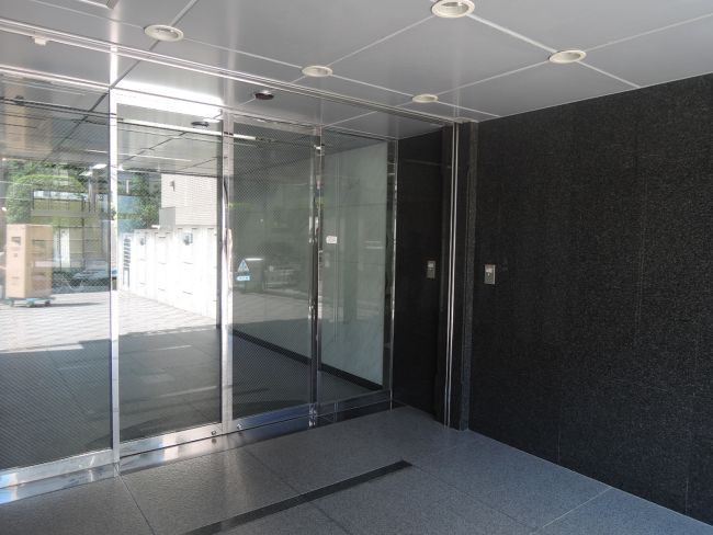 オフィスビルエントランス