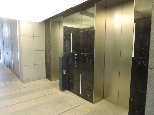 エレベーターホール1