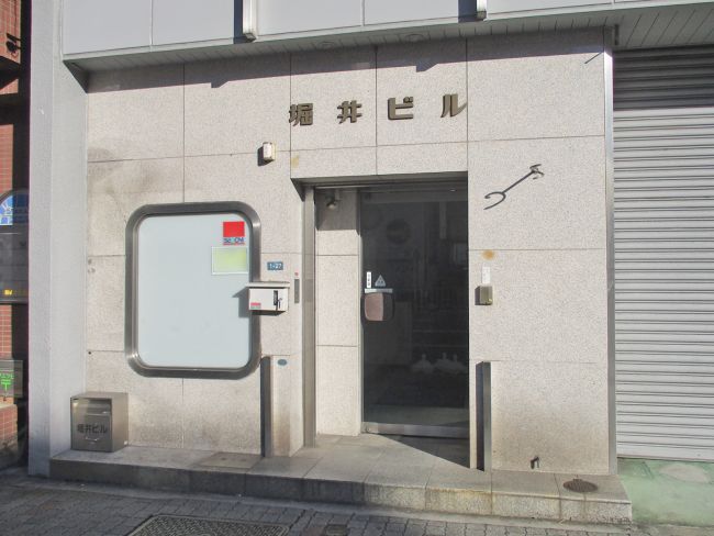 オフィスビルエントランス