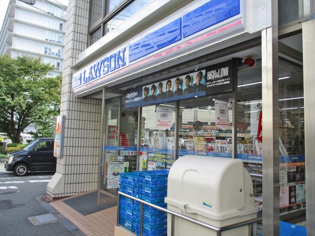 1階のローソン福岡博多駅東二丁目店