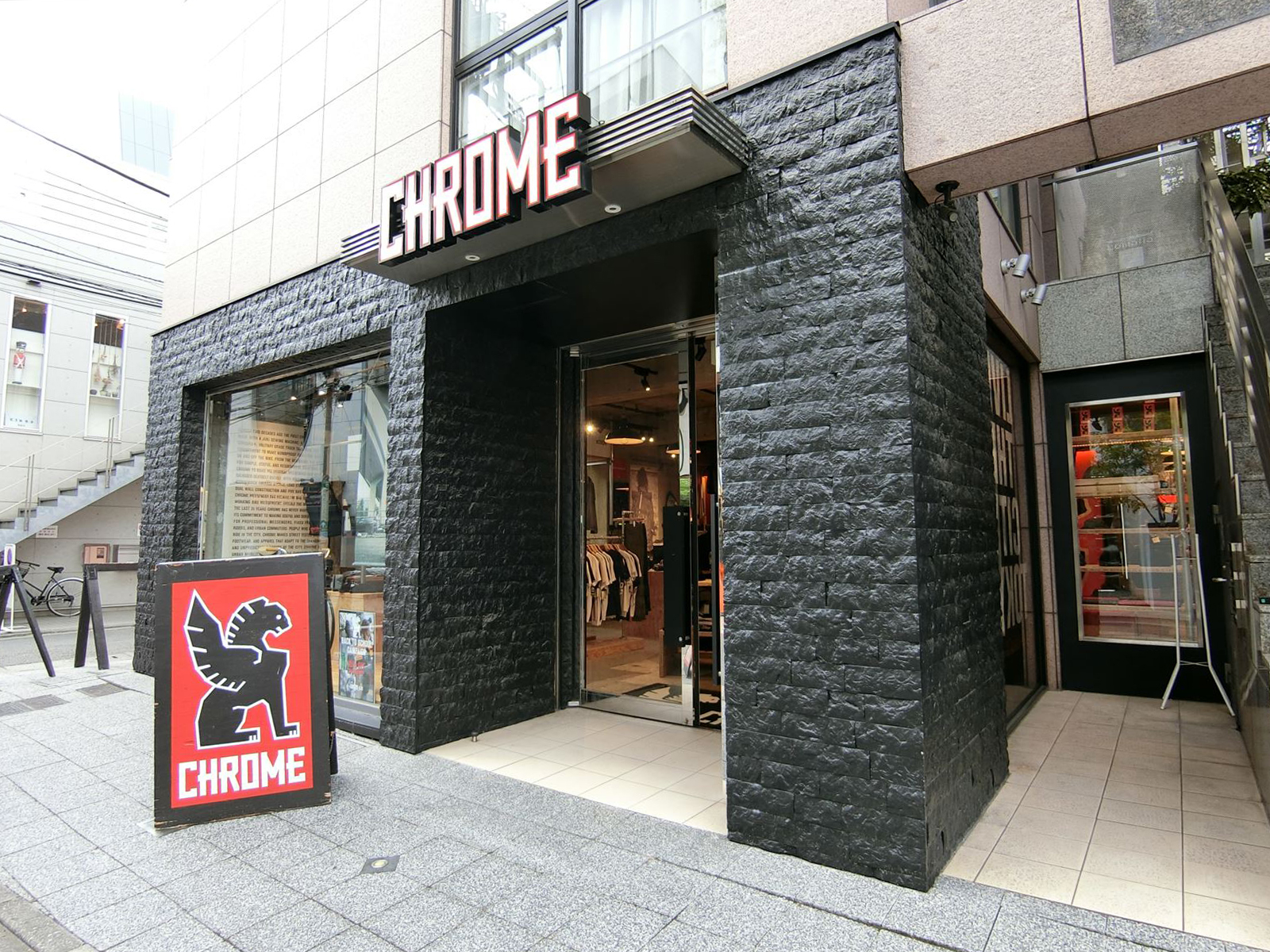 1階の洋裁店の様子