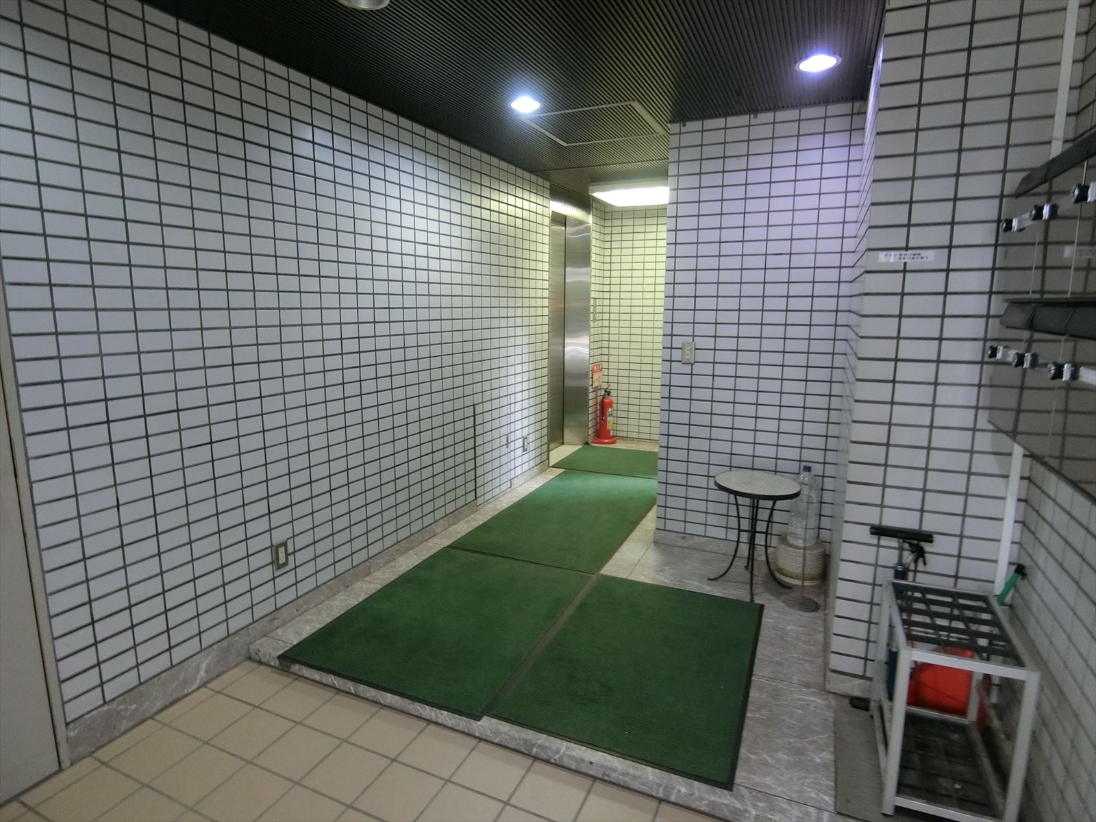 エントランスホール