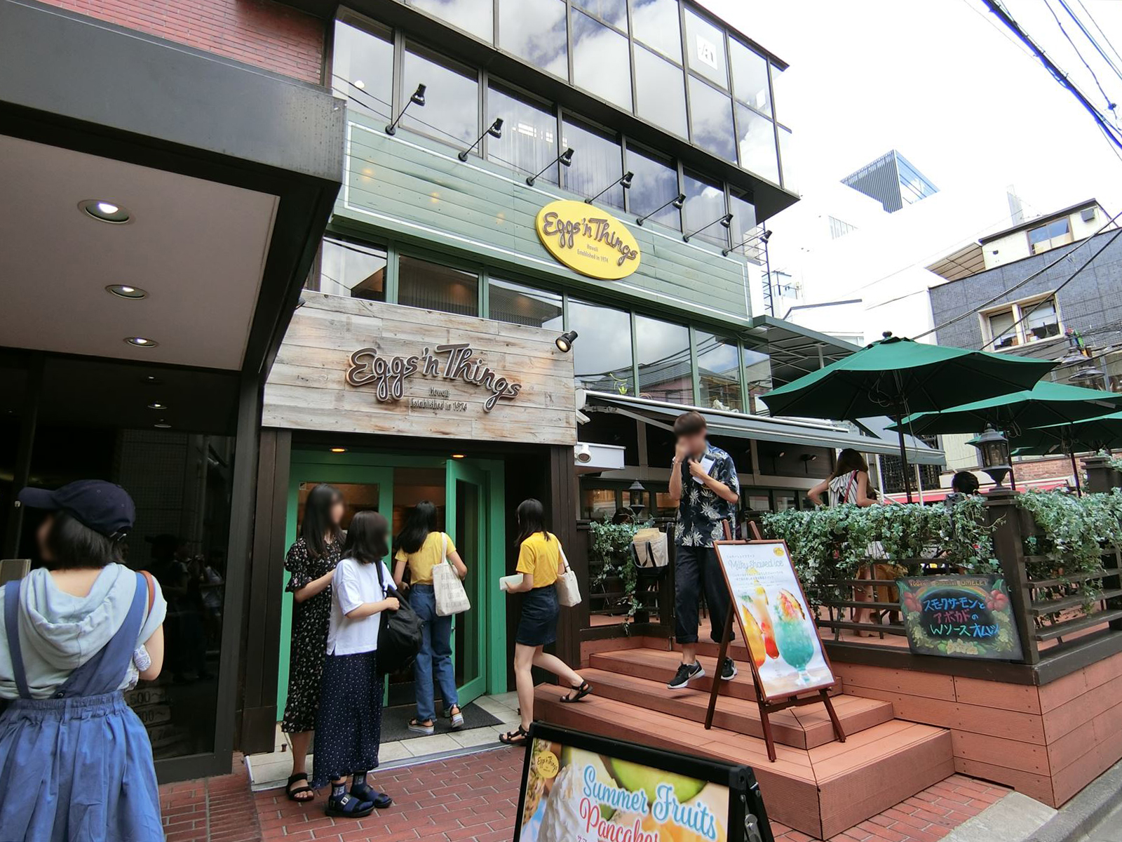 1階の店舗はパンケーキ店