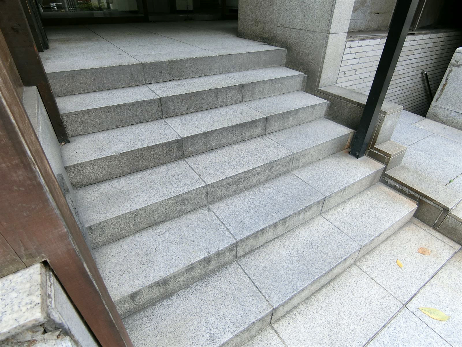 出入口前の段差