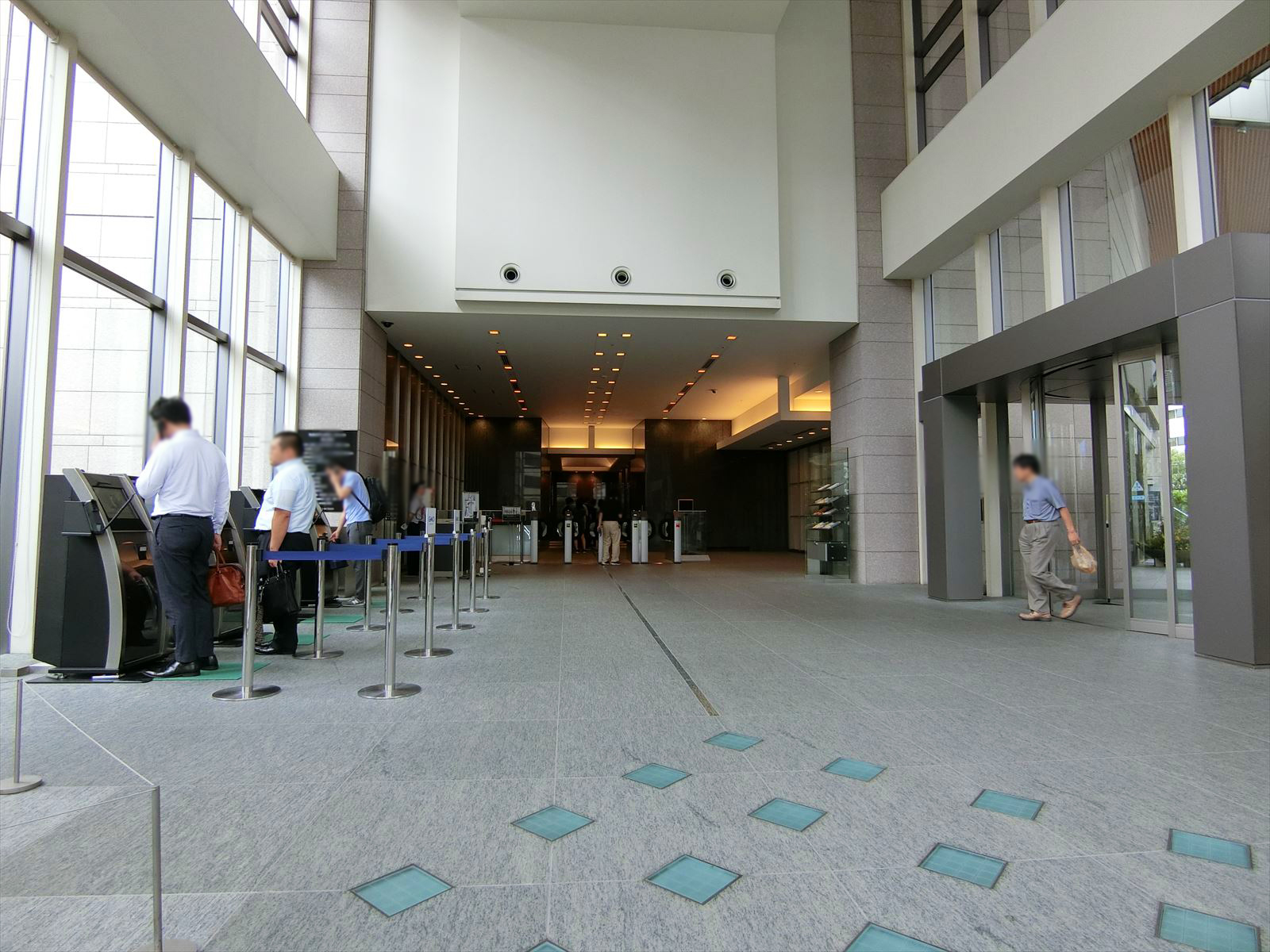 エントランスホール