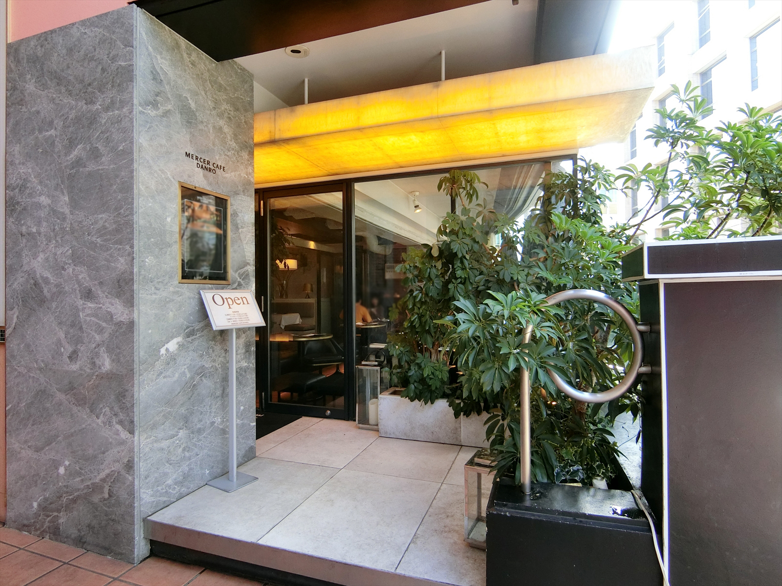 エントランス内の飲食店