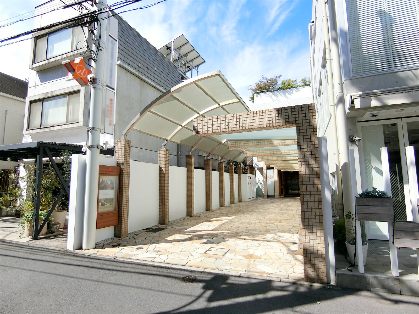 オフィスビル出入口