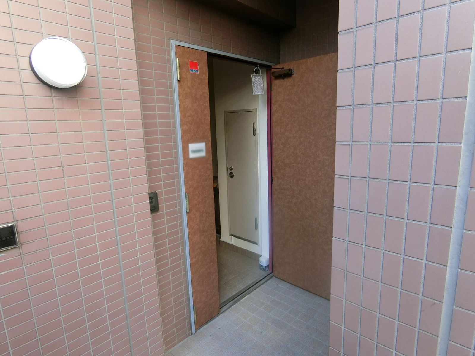 1階テナント専用出入口